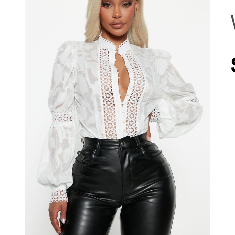 - Fashion Nova Blouse Size S Used